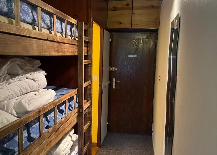 Armazan E Karima - Pied Des Pistes *